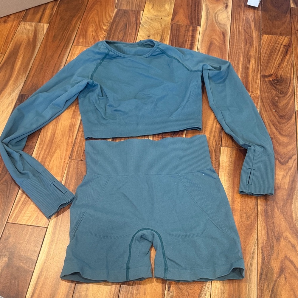 Teal two piece workout set